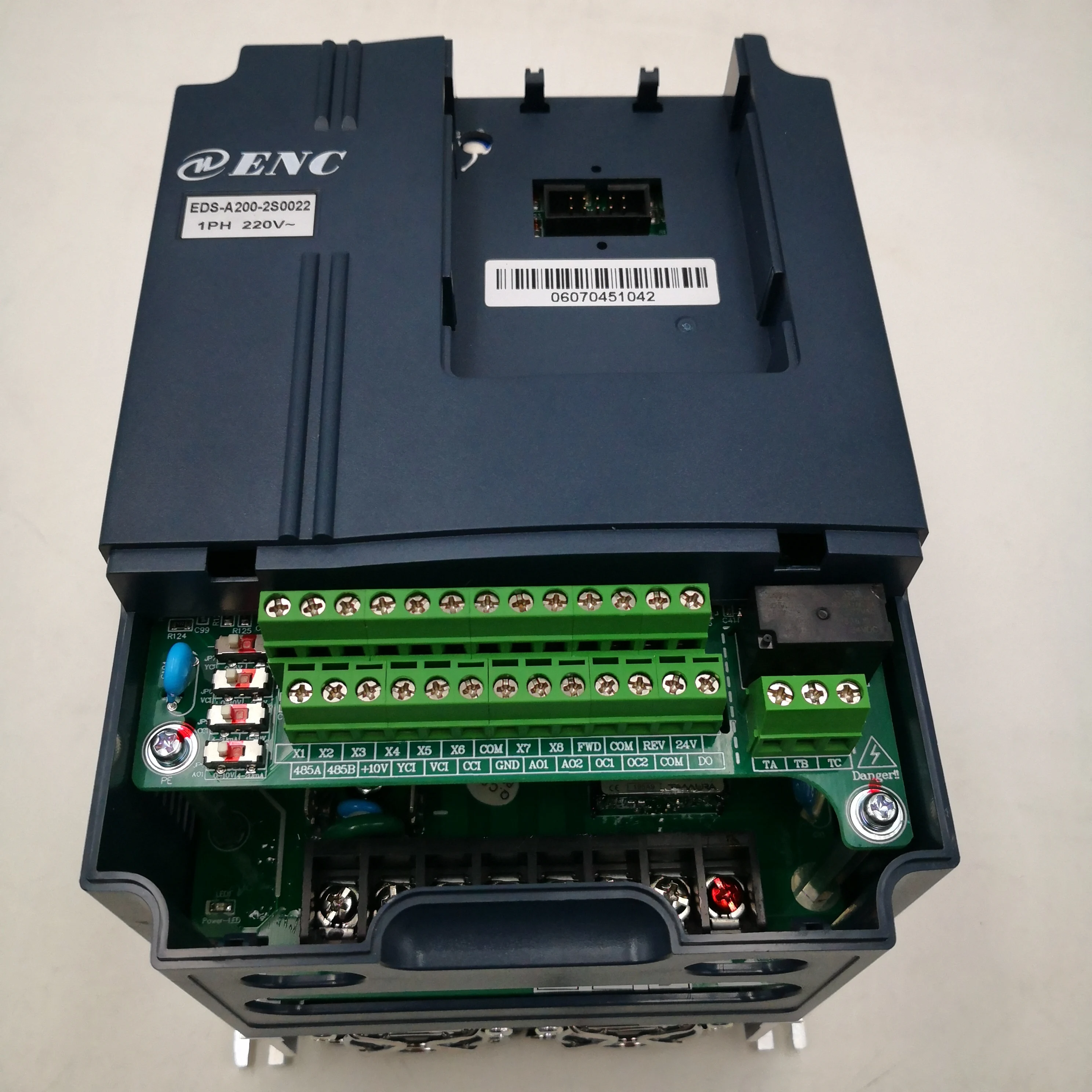 Eds A200 2S0022 Yineng инвертор 2.2kw для 220v однофазный двигатель испытание удара