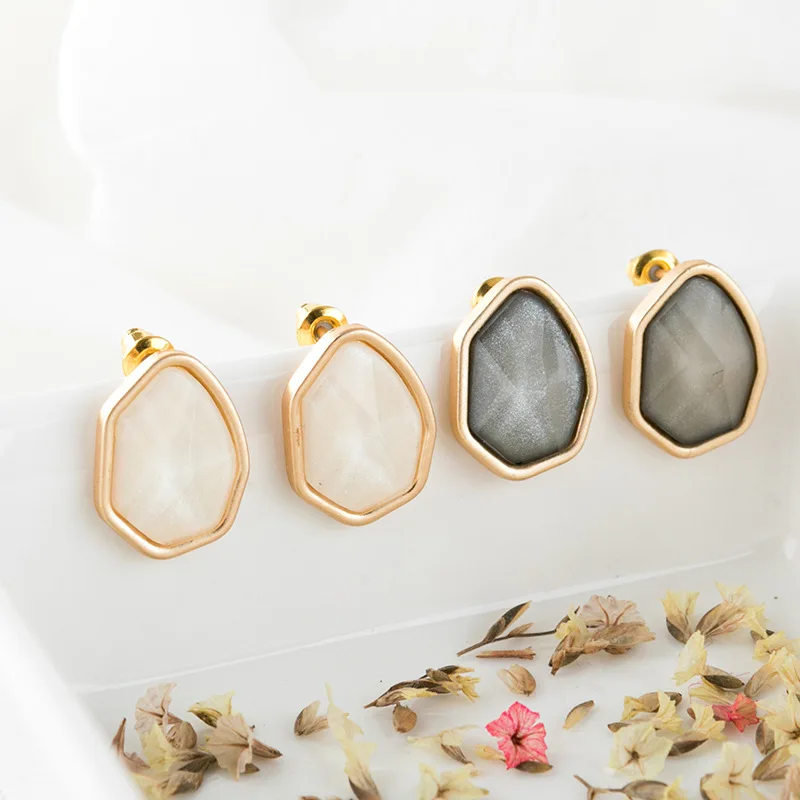 

Korean Women Earrings Earrings Rhombus Resin Retro Earrings Irregular Geometric Earrings for Women Jewelry Statement Earrings