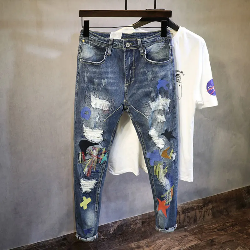 Moda de estilo coreano hombres Jeans parche bordado diseñador de Jeans rasgados pantalones lápiz elástico Streetwear elástico Hip Hop para hombres