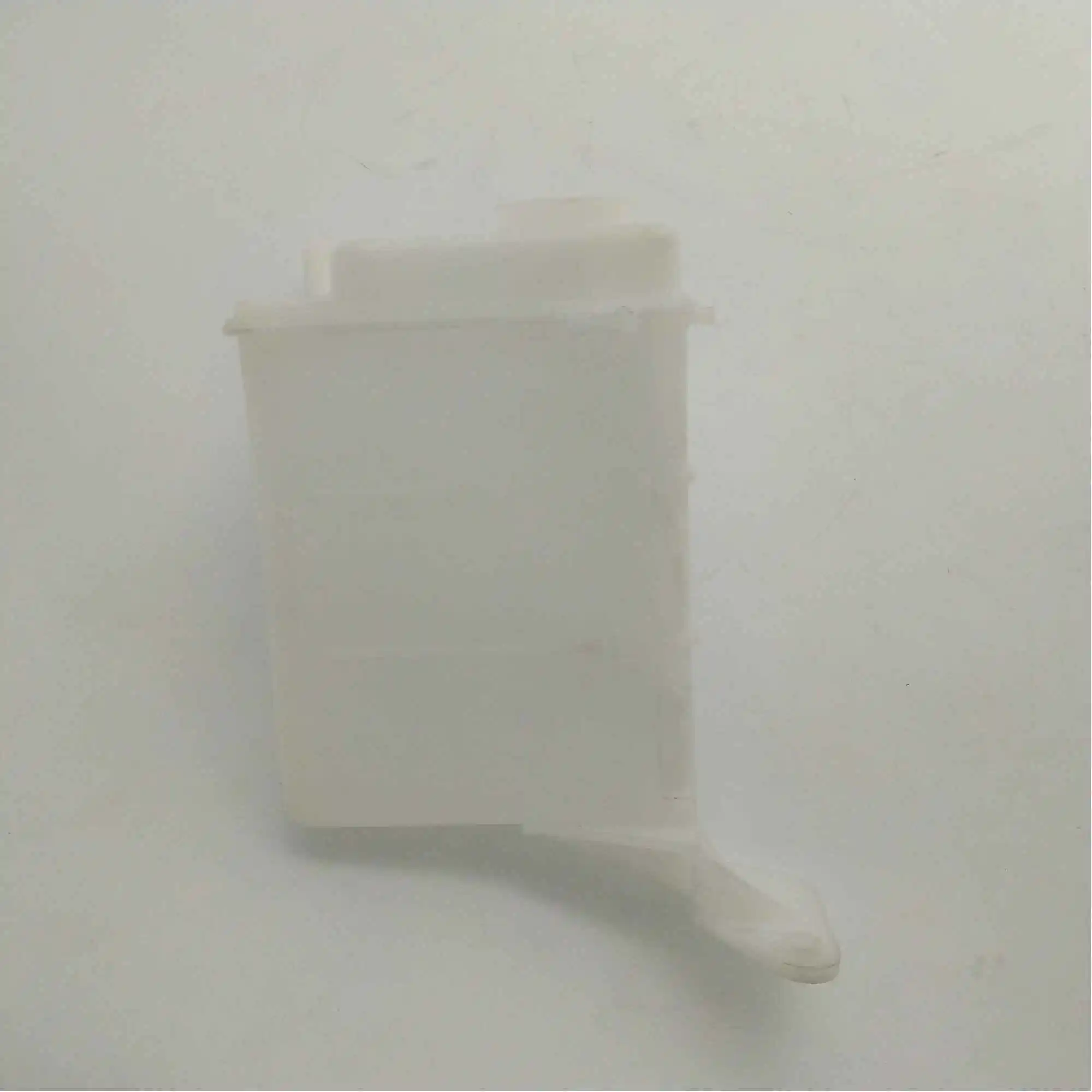 2543125100 Replacement Coolant Reservoir for hyundai
