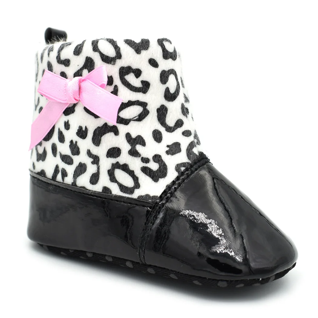 Детские зимние ботинки; Теплая обувь; Плюшевые ботинки до щиколотки для новорожденных; плюшевые хлопковые ботинки для малышей; детская обувь с бантом; хлопковые ботинки для дома - Цвет: Black leopard
