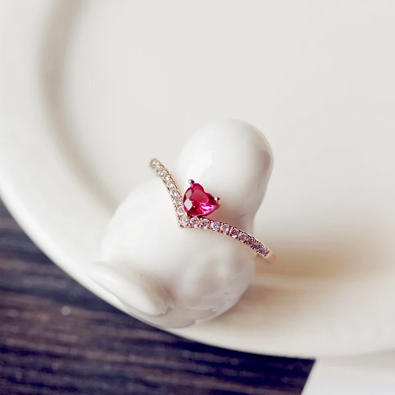 

Fashion Rose gold color V shape Small Heart rose red stone CZ crystal Simple thin Ring Women Jewelry Sweet cute Female