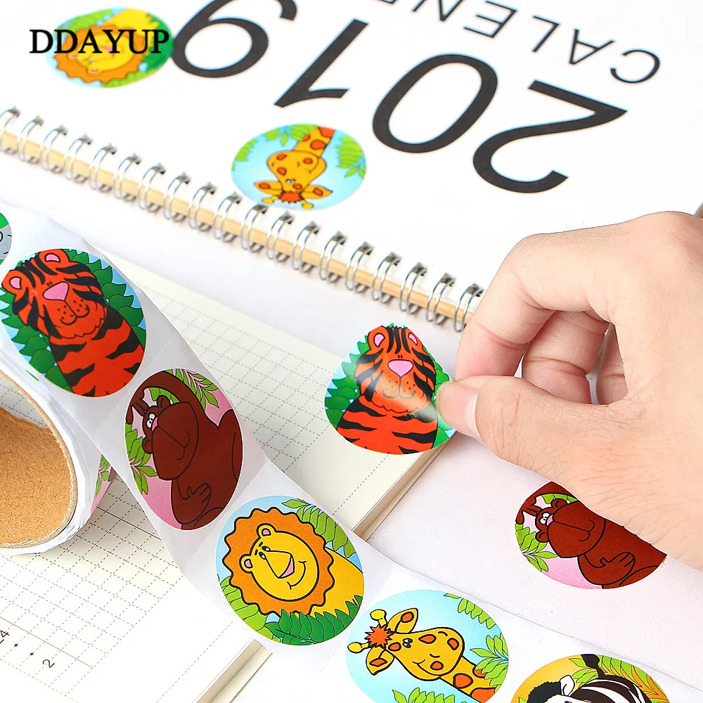 

Animals Round Stickers 100 Labels Per Roll Cute Stickers for Seal Labels Adhesive Sticker Scrapboking Children DIY Decorate