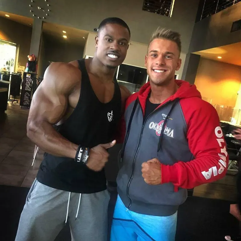 9357021111_447170321