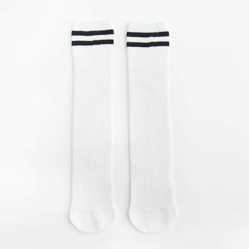 Весенне-осенние детские носки средней длины в консервативном стиле детские хлопковые красивые теплые носки ярких цветов для мальчиков и девочек, детские гольфы
