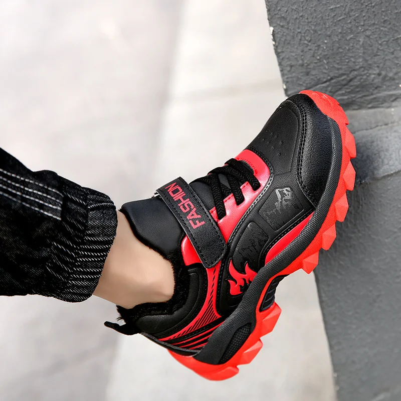New Kids Boy Brand Sneakers Warm Fur Children Running Shoes Designer Big Boy Gym Shoes Outdoor PU Leather Fur Sneakers Boy