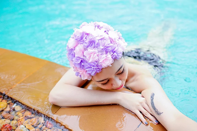 Bonnet de bain élastique avec fleurs imprimées pour cheveux longs
