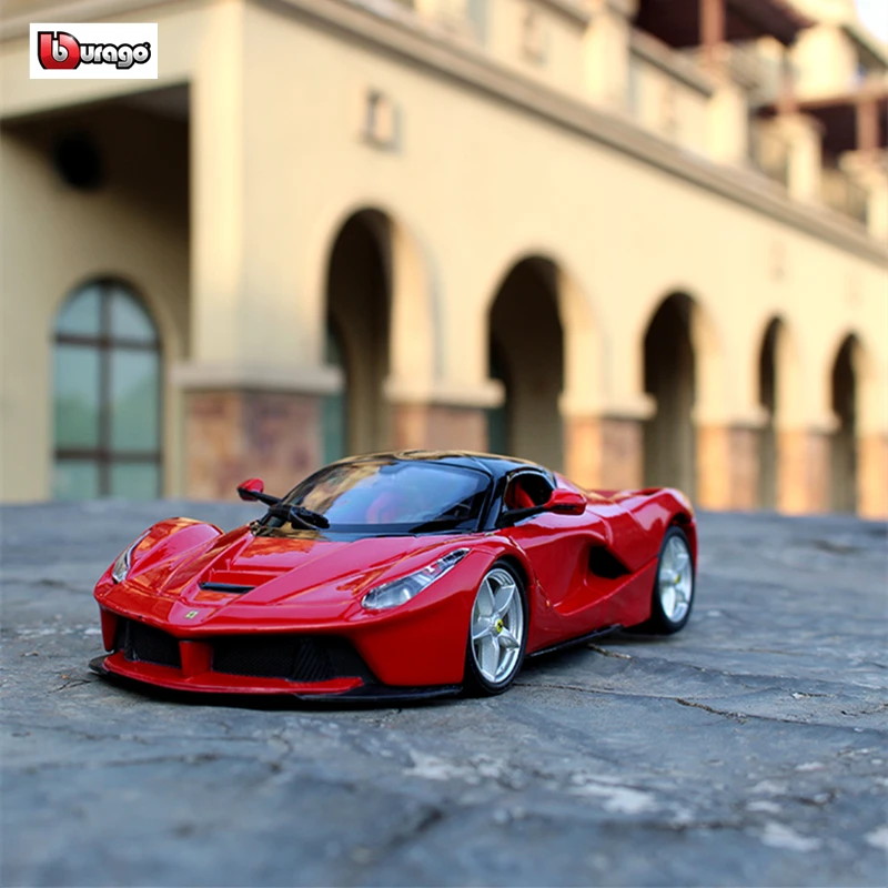 Модель Автомобиля Ferrari La Bburago 1:24 литой металлический автомобиль детская игрушка
