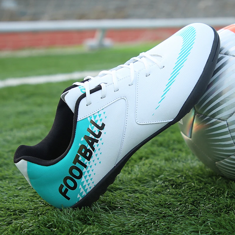 

Professional Unisex Long Spikes Football Shoes Students Training TF Soccer Shoes Boy Girl Flat Cleats shoe Five-a-side football