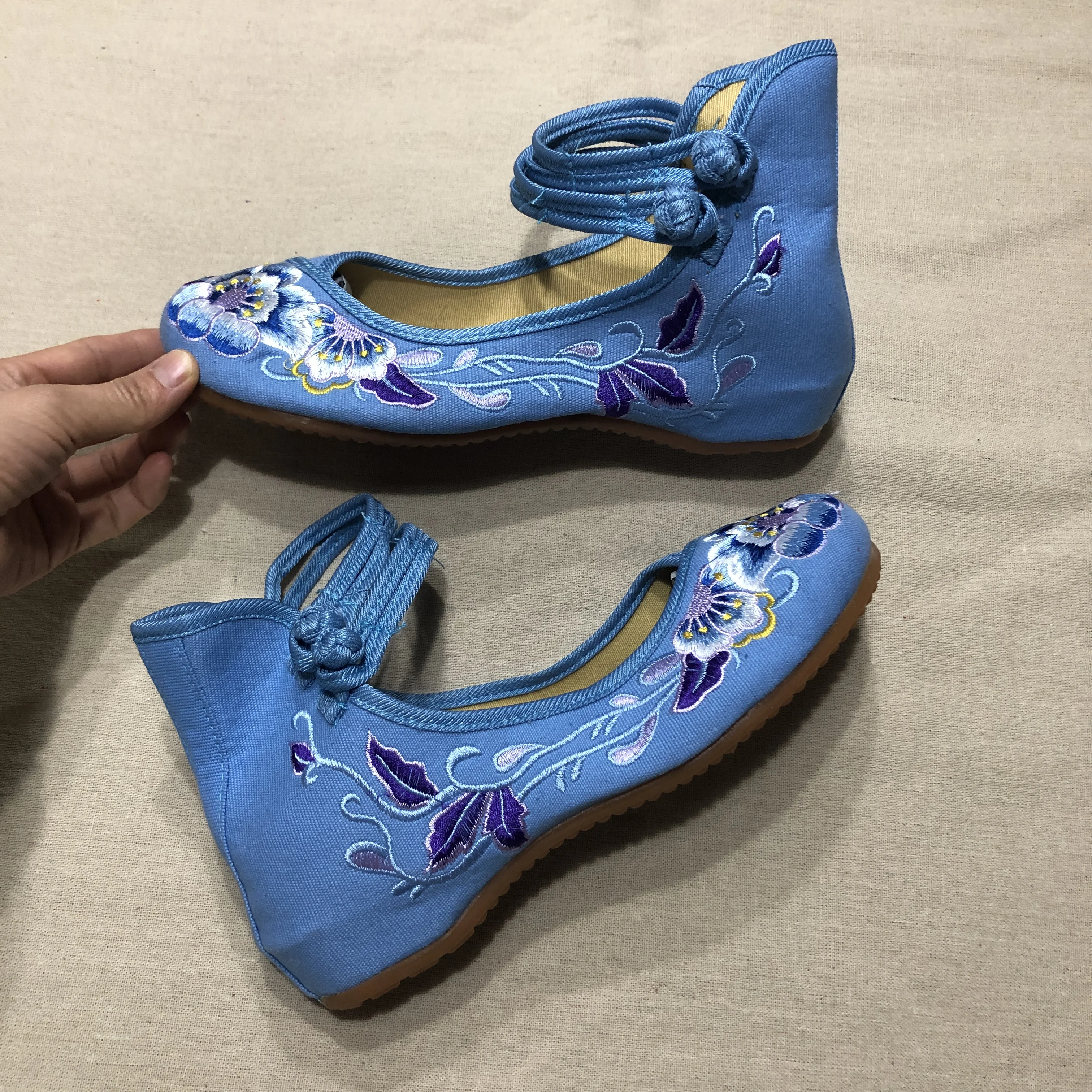Vintage Women Cotton Flower Embroidery Shoes Ladies Casual Chinese Style Comfortable Soft Canvas Dance Ballets Ballerina women shoes casual shoes