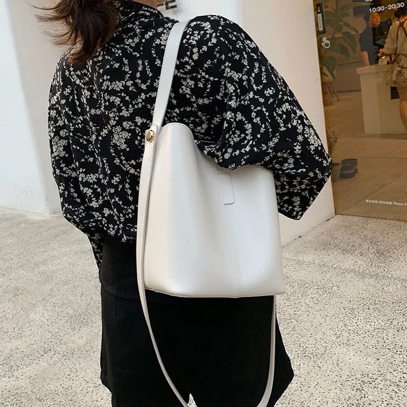 

Candy-colored Westernized Girls 2019 New Tide Large Capacity Slant Bag Temperament Fashion Single Shoulder Slant Bucket