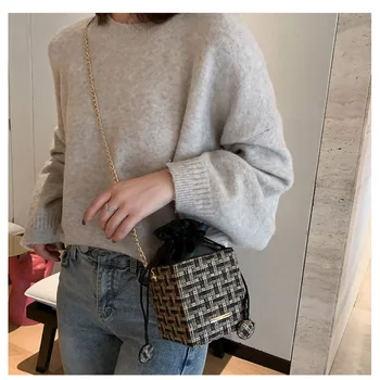 

Wild small bag ladies 2020 spring new small fragrance wind bucket bag wild ins style simple messenger bag drawstring chain bag w