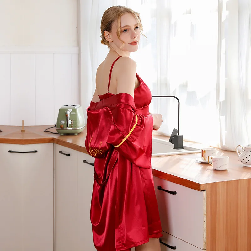 

Women's Robes Women's Spring And Summer New Products Model Silk WOMEN'S Pajamas Bride Morning Gowns Wedding Party Letter Embroid