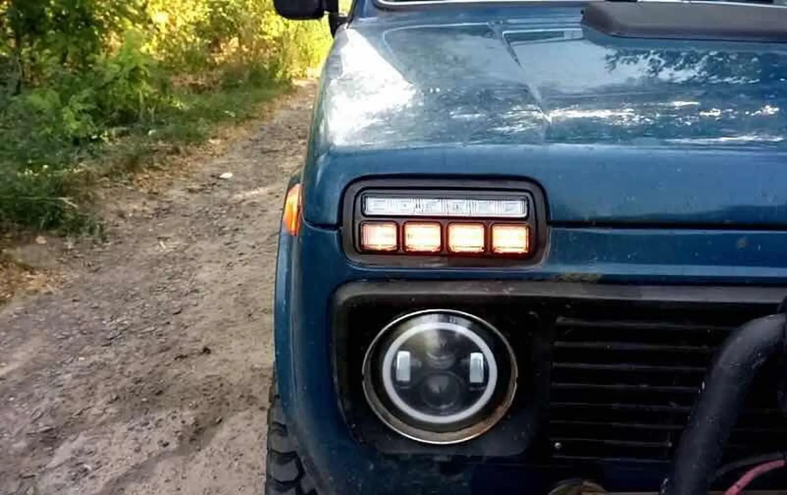 Подфарники светодиодные нива 2121, 21213 (urban). Нива 4х4 надфарники. Подфарники на ниву 21213. Подфарники led нива sal-man. Фонари габариты нива.