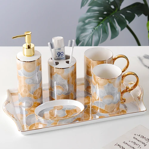 Retro Palace Wind Light Luxury Ceramic Home Hotel Bathroom Storage Decoration Set Simple Bathroom Mouth Cup Toothbrush Cup Kit - Цвет: as the picture shows