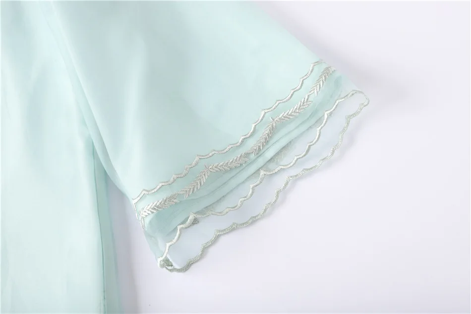 14861472545_2114138708