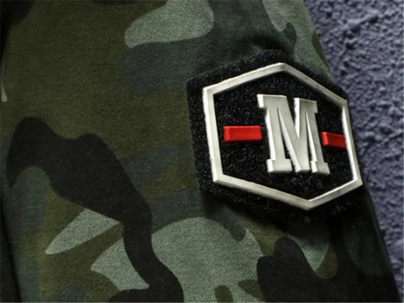 Мужские дизайнерские хлопковые стеганые куртки с камуфляжным принтом, модные мужские хлопковые куртки на молнии с карманами, мужская одежда