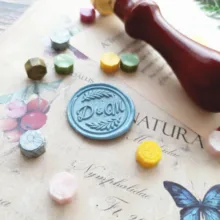 Настройка латунная печать набор в подарочной коробке leafr Персонализированная двойная буква Имя/уплотнение воск/Свадебный Воск печать на заказ приглашение штамп