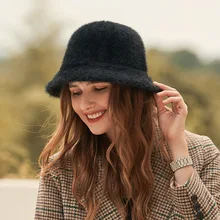 

2022 Hairy Knitting Fisherman Hat Female New Warm With Metal Brand Temperament Of Pure Color Copy Mink Basin Hat Luxury Cashmere