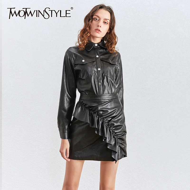 Twotwinstyle Pu Lederen Tweedelige Set Vrouwen Revers Kraag Jas Hoge Taille Ruche Rokken Pak Voor Vrouwelijke 2020 Lente Mode nieuwe Twotwinstyle Pu Lederen Tweedelige Set Vrouwen Revers Kraag Jas Hoge Taille Ruche Rokken Pak Voor Vrouwelijke 2020 Lente Mode nieuwe