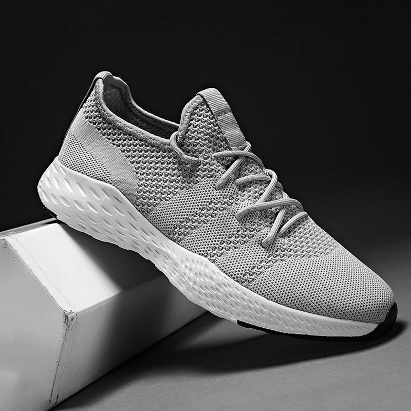 Zapatillas de deporte ligeras para hombre, zapatos informales de malla para verano, talla grande, transpirables, a la moda, para deportes al aire libre, correr, color blanco, talla 49, 48
