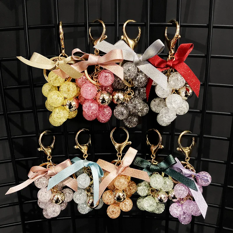 

New Quicksand Crystal Grape Bunch Keychain Jewelry Car Keychain Key Ring Couple Bag Keychain Creative Gift Wholesale