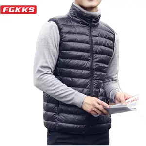 FGKKS модные брендовые Мужские Пуховые жилеты новые зимние повседневные легкие пуховые жилеты без рукавов