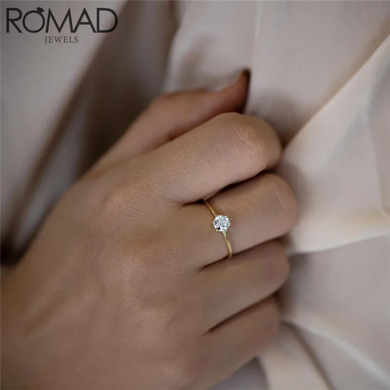 Классические обручальные кольца ROMAD с шестью крапанами и фианитом класса ААА для