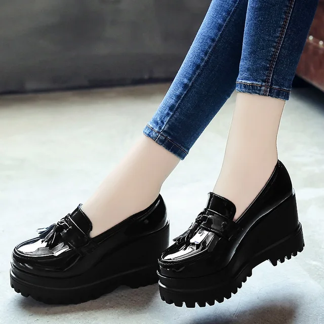 Zapatos de plataforma plana para mujer, tacones altos de cuero japonés, con  flecos, aumento de altura - AliExpress Calzado