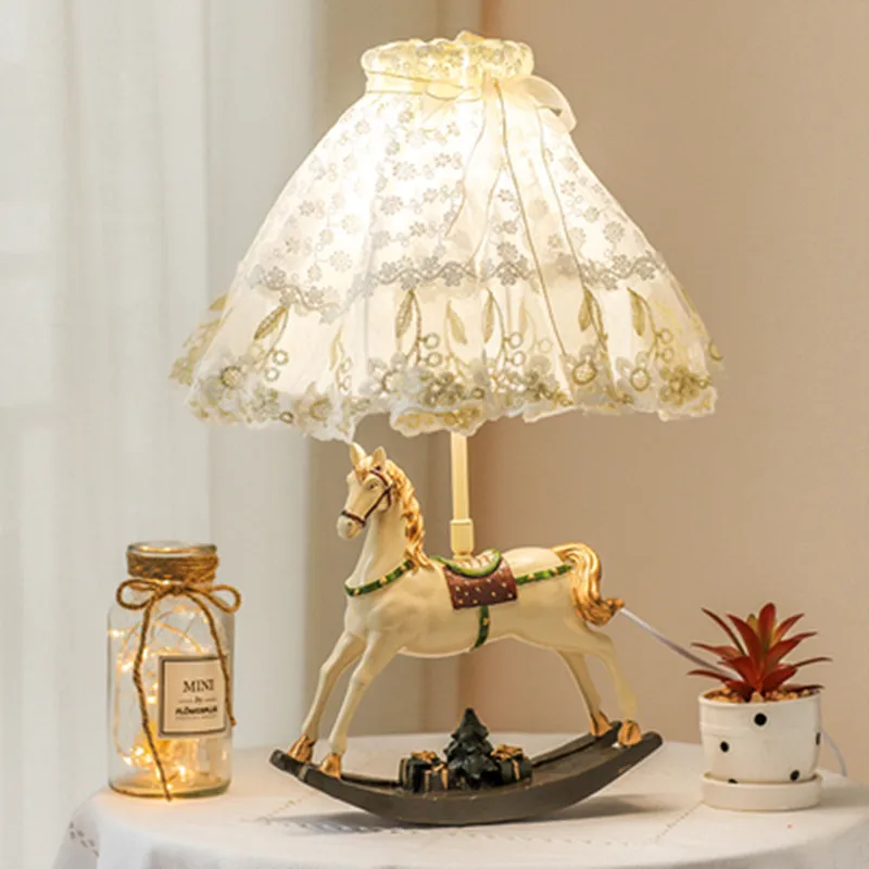 

European Princess Girls Table Lamp Bedside Modern Horse Desk Lamp Bedroom Living Room Led Stand Light Fixture Home Wedding Decor