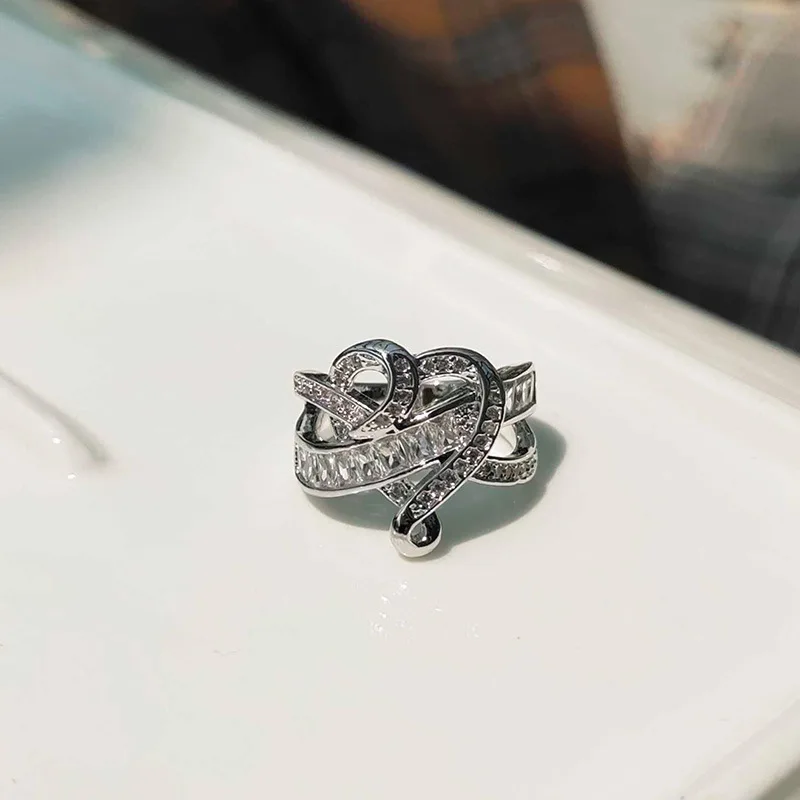 

CHAMSS Diamond Crystal Glass Heart Shaped Ring Personality Elegant Female Engagement Ring Factory Wholesale