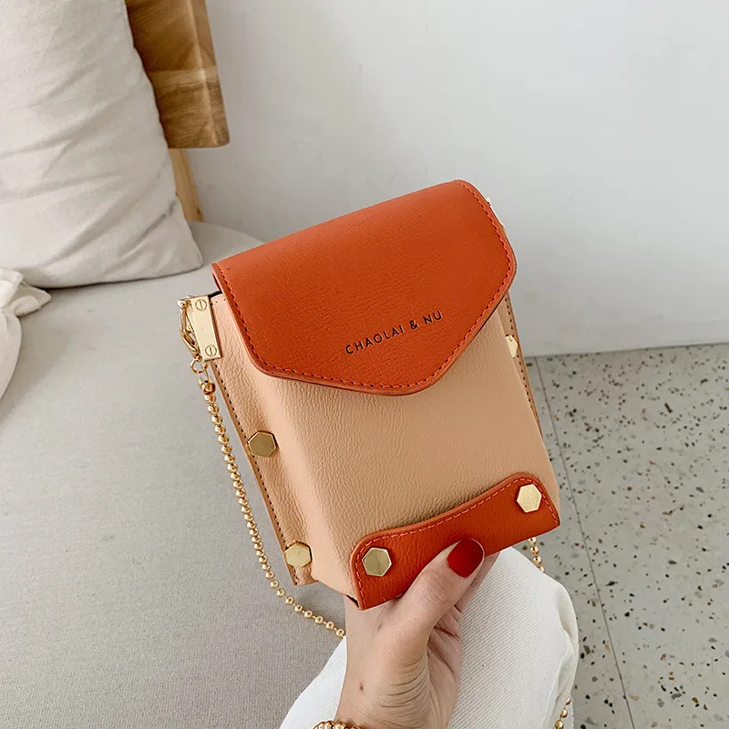 

Fashion Letter Print Women's Shoulder Bags Chic Rivet Chains Messenger Bags Women Pu Contrast Design Purses Ladies Crossbody Bag