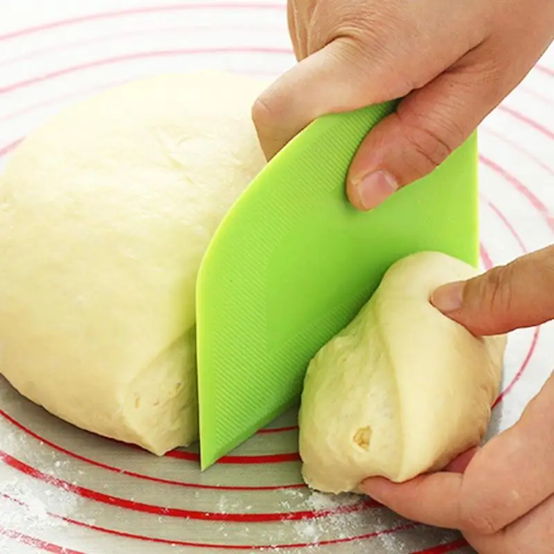 

1Pc Useful Pastry Cutter Dough Cutter Diy Cake Cream Scraper Pizza Fondant Dough Knife Bread Slicer Baking Tool Kitchen Gadgets
