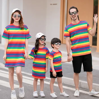 

Family Matching Outfits Rainbow Stripes Mother Daughter Dresses Family Look Cotton Dad Son T-shirt Short Pants Clothes Set