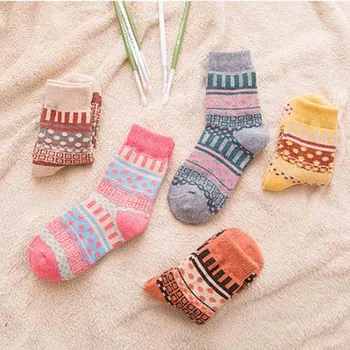 

5Pair/pack Socks Women Winter Womens Vintage Winter Soft Warm Thick Cold Rabbit Hair Crew Socks Geometry Print Comfortable