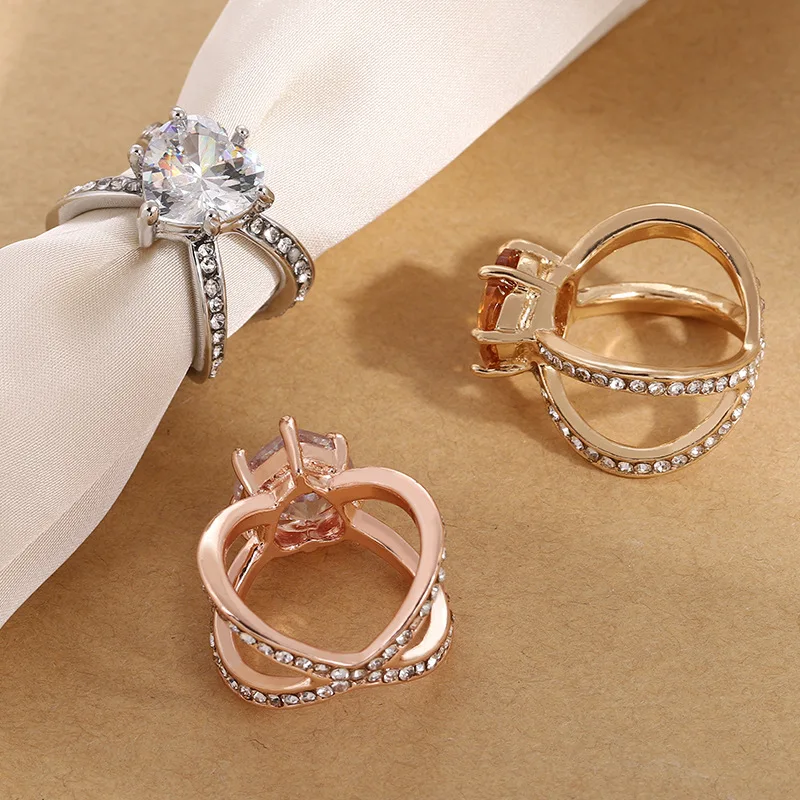 Rings, Brooches and Others - Women