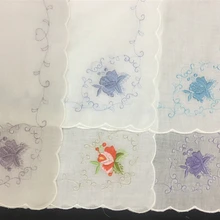 Набор из 12 модных свадебных носовых платков для новобрачных белый Хлопковый носовой платок с зубчатыми краями и цветной вышивкой носовой платок с цветочным узором 12x12-дюймовый
