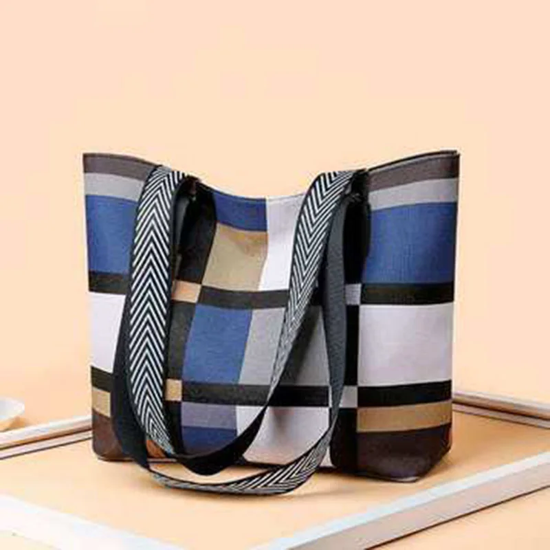 

Female bag tote bag 2020 new Korean ladies handbag European and American shoulder bag pu female bag lattice big bag
