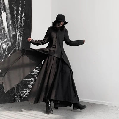 Dark Yamamoto Women's fashion pioneer designers