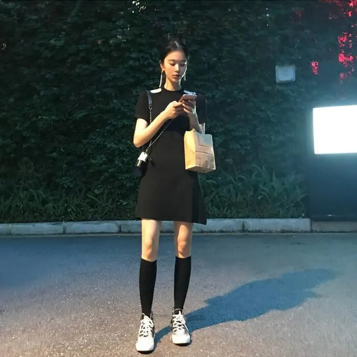WHITNEY WANG мода уличная корейский стиль выдалбливают плеча Холтер платье женское повседневное летнее платье