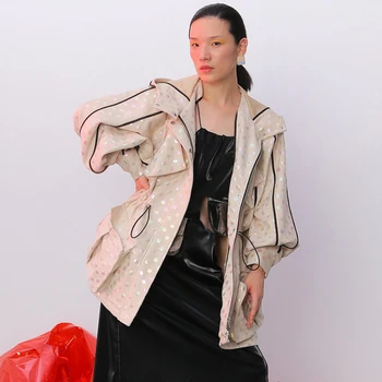 

Longqibao Women's Autumn and Winter Models Illusion Wave Dot Stitching Contrast Color Halter Waist Hooded Pocket Tooling Jacket