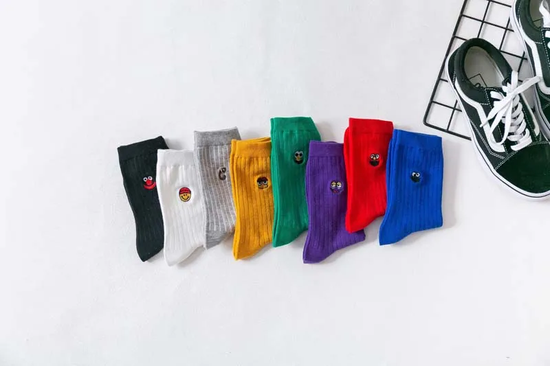 [WPLOIKJD]Candy Color Autumn Winter Socks New Product Embroidery Cute Expression Cotton Women Socks Harajuku Sokken Skarpetki