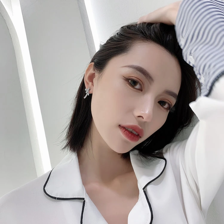 2025 Neue Zirkon-Besetzte Schleifenohrringe Koreanischer Sexy Damenschmuck Elegante Party- und Hochzeitsohrringe Modische Studentenohrringe – Detail 12