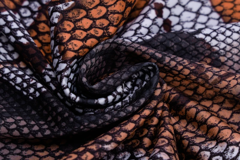 Hugcitar 2019 snake print extra crop top bra leggings with socks 3 pieces set autumn winter women sexy club party outfits