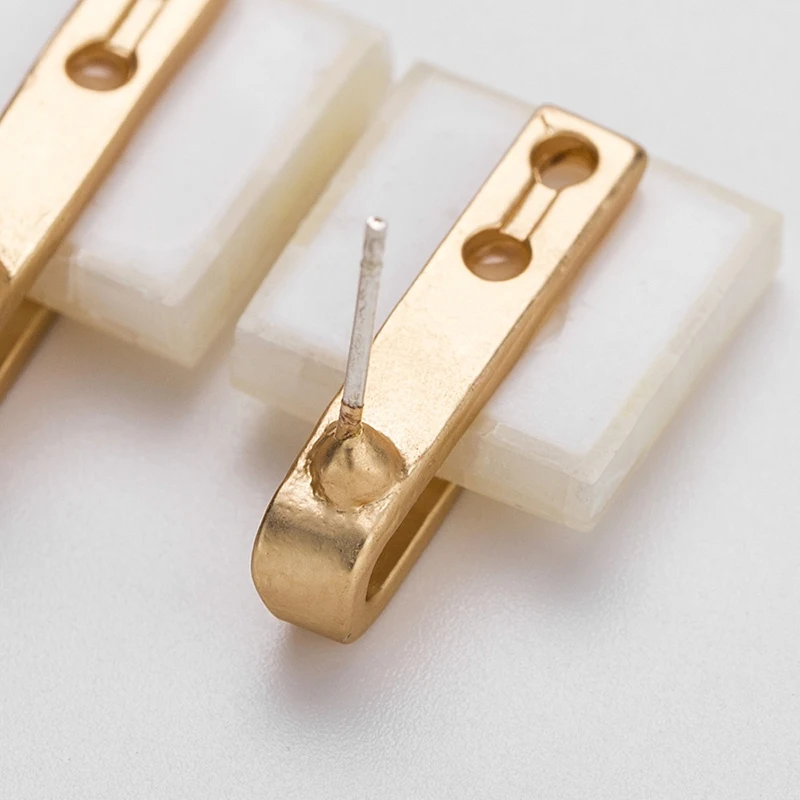 Simple White Square Earrings Small Square Geometric Shell Earrings Earrings Female Retro Earrings Ear Clip Female