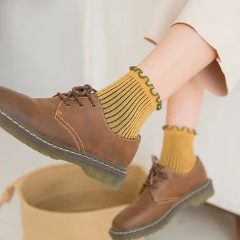 

Lacework Socks Women Japanese Chunqiu Middle School Cute Socks Korean Antique Wooden Ear Roll Edge Women Sock 13007