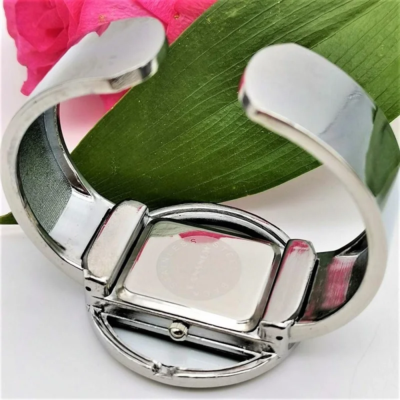 UTB8JnstOJoSdeJk43Owq6ya4XXac