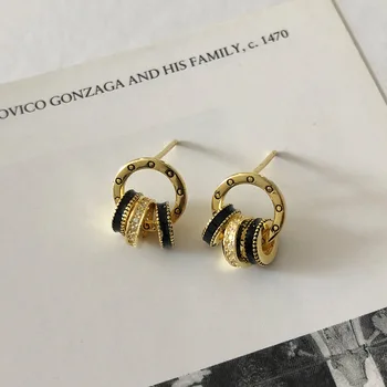 

S925 hollowed-out hoop earrings are a niche luxury stud