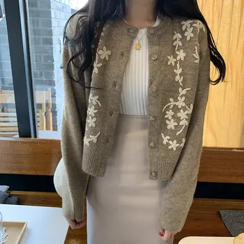 

Alien Kitty 2020 Embroidery Vine Flower High Waist High Street Cardigans Vintage Sweet Warm All-Match Thicken O-Neck Sweaters