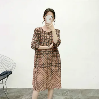 

Plus Size Dress Women 2020 Spring NEW Geometric Printed Elastic Loose Miyake Pleated Round Neck Casual Dress Knee Length